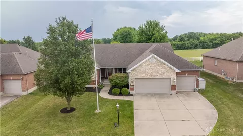 9240 Bennington Way, Centerville, OH 45458
