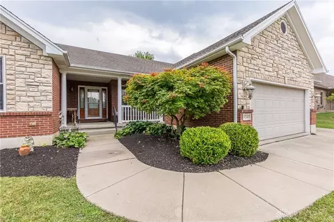 9240 Bennington Way, Centerville, OH 45458 photo 4