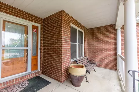 9240 Bennington Way, Centerville, OH 45458 photo 5