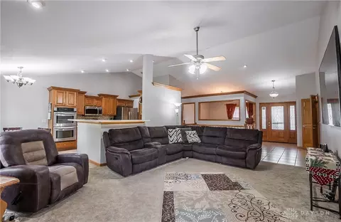 9240 Bennington Way, Centerville, OH 45458 photo 10