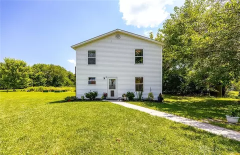 1334 Middleboro Rd, Oregonia, OH 45054