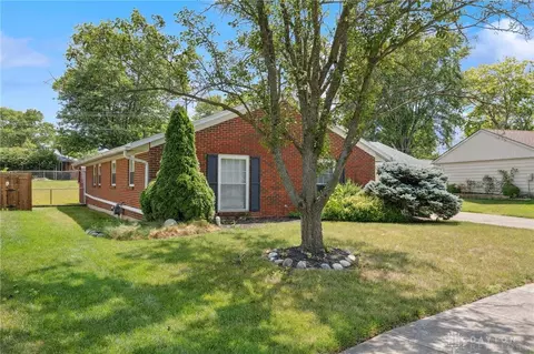 20 Walnut Pl, Springboro, OH 45066 photo 2