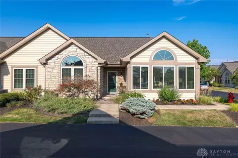 36 Villa Pointe Dr, Springboro, OH 45066