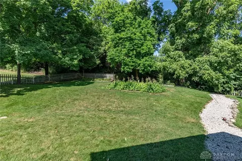 796 E David Rd, Kettering, OH 45429 photo 32