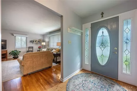 796 E David Rd, Kettering, OH 45429 photo 2