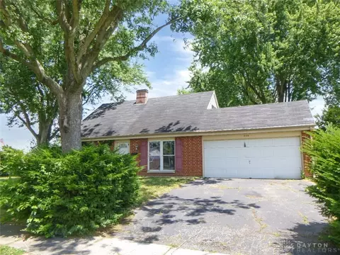 2122 Pueblo Dr, Xenia, OH 45385