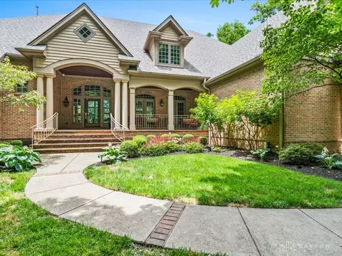 10617 Chestnut Hill Ln, Dayton, OH 45458