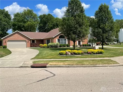1090 Winston Ln, Tipp City, OH 45371