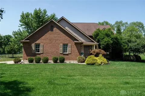 7569 Stone Ridge Dr, Springboro, OH 45066