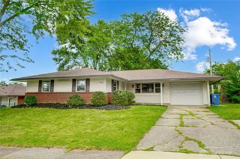 5945 Hartwick Ln, Huber Heights, OH 45424