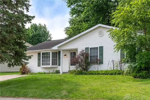 833 Richard Dr, Xenia, OH 45385