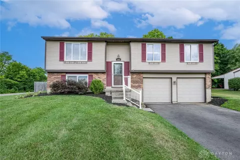 1003 Sundance Dr, Miamisburg, OH 45342