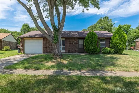 9677 Springwater Ln, Miamisburg, OH 45342