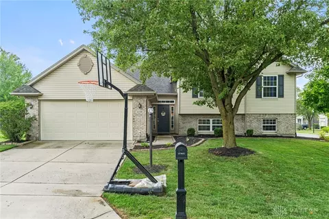 1136 Deercreek Dr, Fairborn, OH 45324
