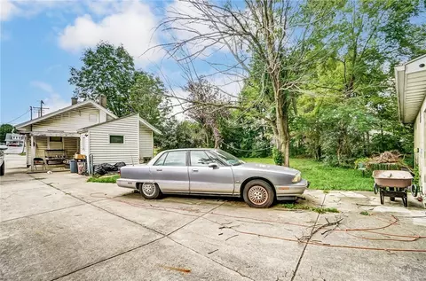 Exterior - 2110 Ontario Ave, Springfield, OH 45505 photo 5 of 11