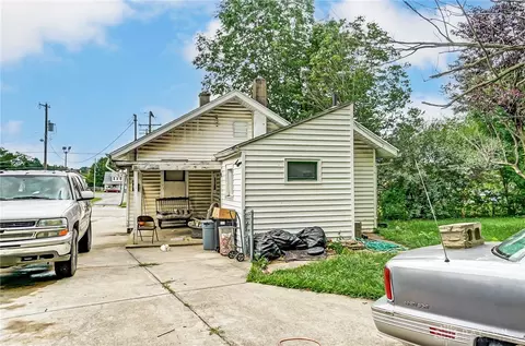 Exterior - 2110 Ontario Ave, Springfield, OH 45505 photo 4 of 11