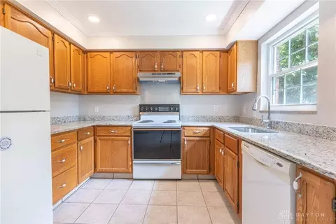 Kitchen - 3906 Strathmoor Dr, Kettering, OH 45429 photo 1 of 3