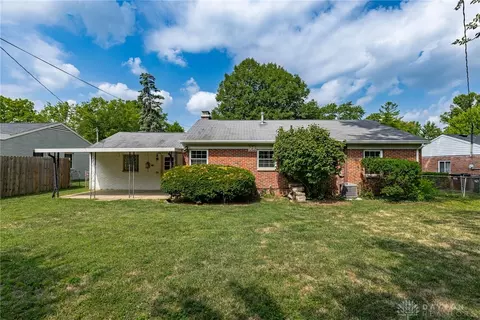 Exterior - 3906 Strathmoor Dr, Kettering, OH 45429 photo 3 of 4