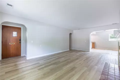 Living - 3906 Strathmoor Dr, Kettering, OH 45429 photo 4 of 4