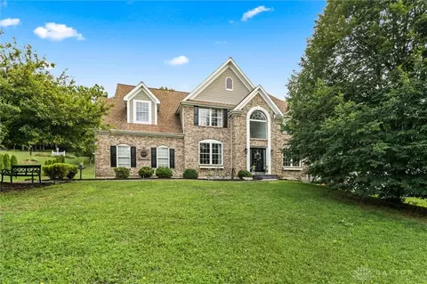 8592 Rupp Farm Dr, West Chester, OH 45069