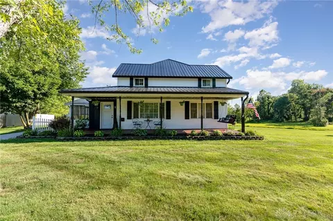 10811 Schiller Rd, Medway, OH 45341