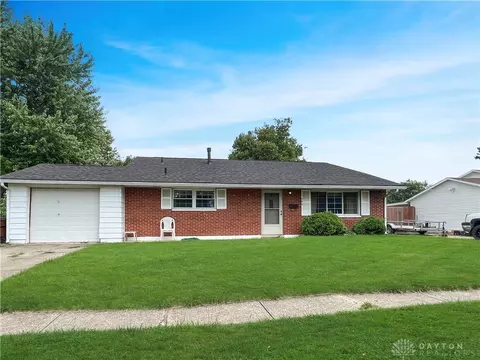 408 Falcon Dr, New Carlisle, OH 45344