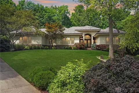 8307 Old Woods Ct, Springboro, OH 45066