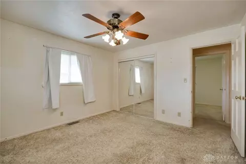 1124 Wenbrook Dr, Kettering, OH 45429 photo 27