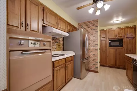 1124 Wenbrook Dr, Kettering, OH 45429 photo 12