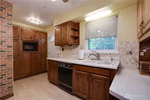 1124 Wenbrook Dr, Kettering, OH 45429 photo 13