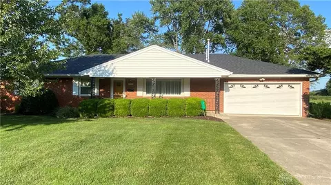 311 Green Vista Dr, Enon, OH 45323