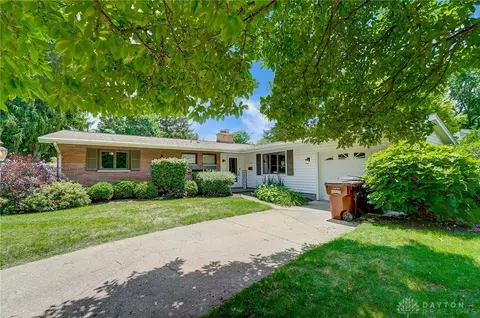 2066 Stayman Dr, Dayton, OH 45440