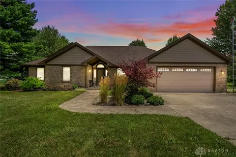 1232 Nash Rd, Xenia, OH 45385