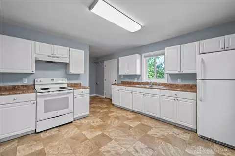 Kitchen - 107 Normal Dr, Franklin, OH 45005 photo 1 of 5