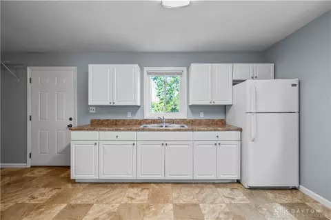 Kitchen - 107 Normal Dr, Franklin, OH 45005 photo 4 of 5