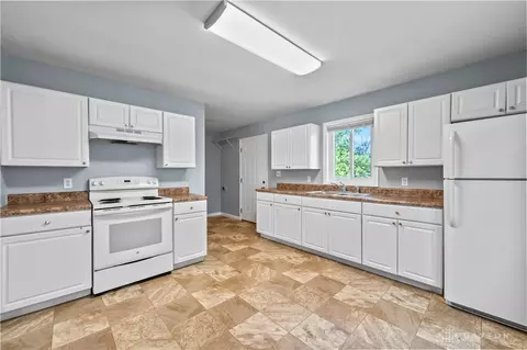Kitchen - 107 Normal Dr, Franklin, OH 45005 photo 5 of 5