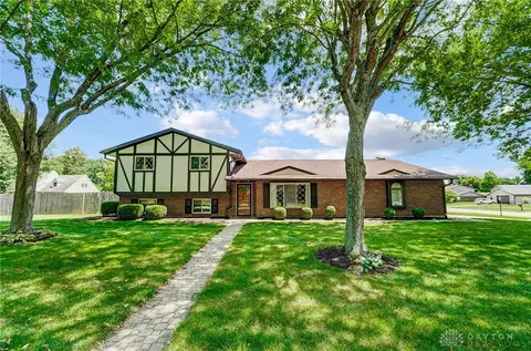 3401 Dawnridge Dr, Dayton, OH 45414