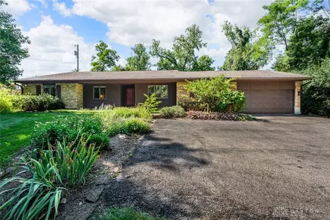 2136 Belvo Rd, Miamisburg, OH 45342