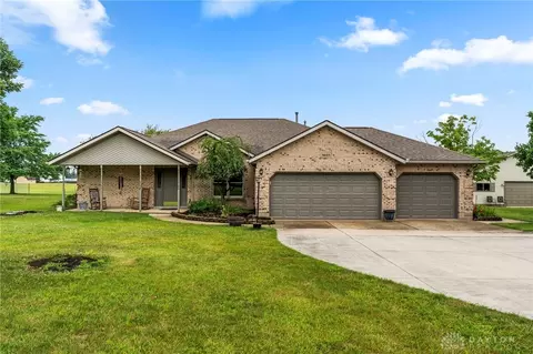 9423 Upper Lewisburg Salem Rd, Brookville, OH 45309