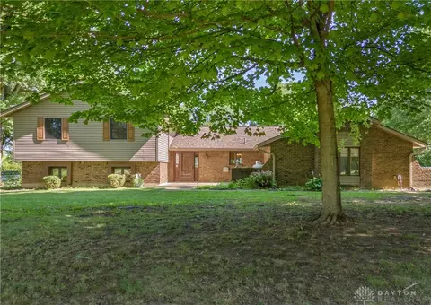 694 Wilkerson Rd, Fairborn, OH 45324