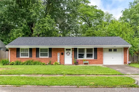 548 Mount Vernon Dr, Xenia, OH 45385