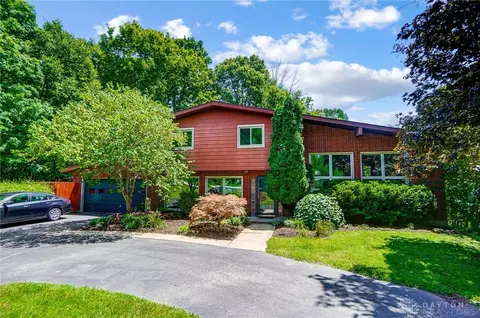 4414 E Greenview Dr, Dayton, OH 45415