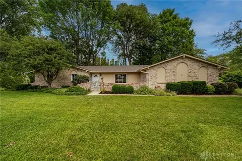 1228 Willowridge Dr, Beavercreek, OH 45434