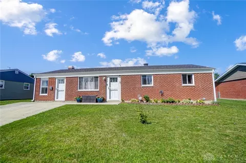152 Brookmoor Dr, Brookville, OH 45309