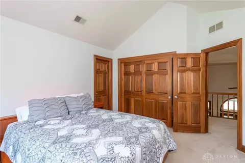 Bedroom - 4648 Schrubb Dr, Kettering, OH 45429 photo 4 of 10