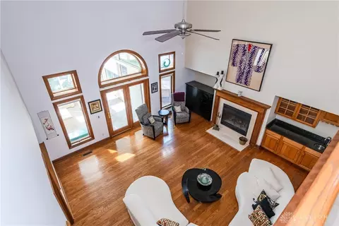 Living - 4648 Schrubb Dr, Kettering, OH 45429 photo 5 of 9