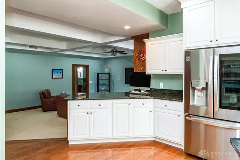 Kitchen - 4648 Schrubb Dr, Kettering, OH 45429 photo 6 of 6