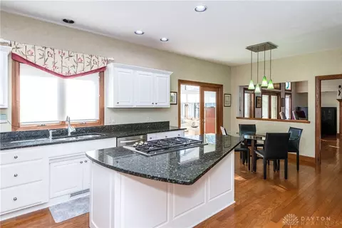 Kitchen - 4648 Schrubb Dr, Kettering, OH 45429 photo 5 of 6
