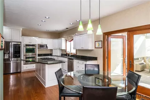 Kitchen - 4648 Schrubb Dr, Kettering, OH 45429 photo 3 of 6