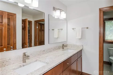 Bath - 4648 Schrubb Dr, Kettering, OH 45429 photo 11 of 12